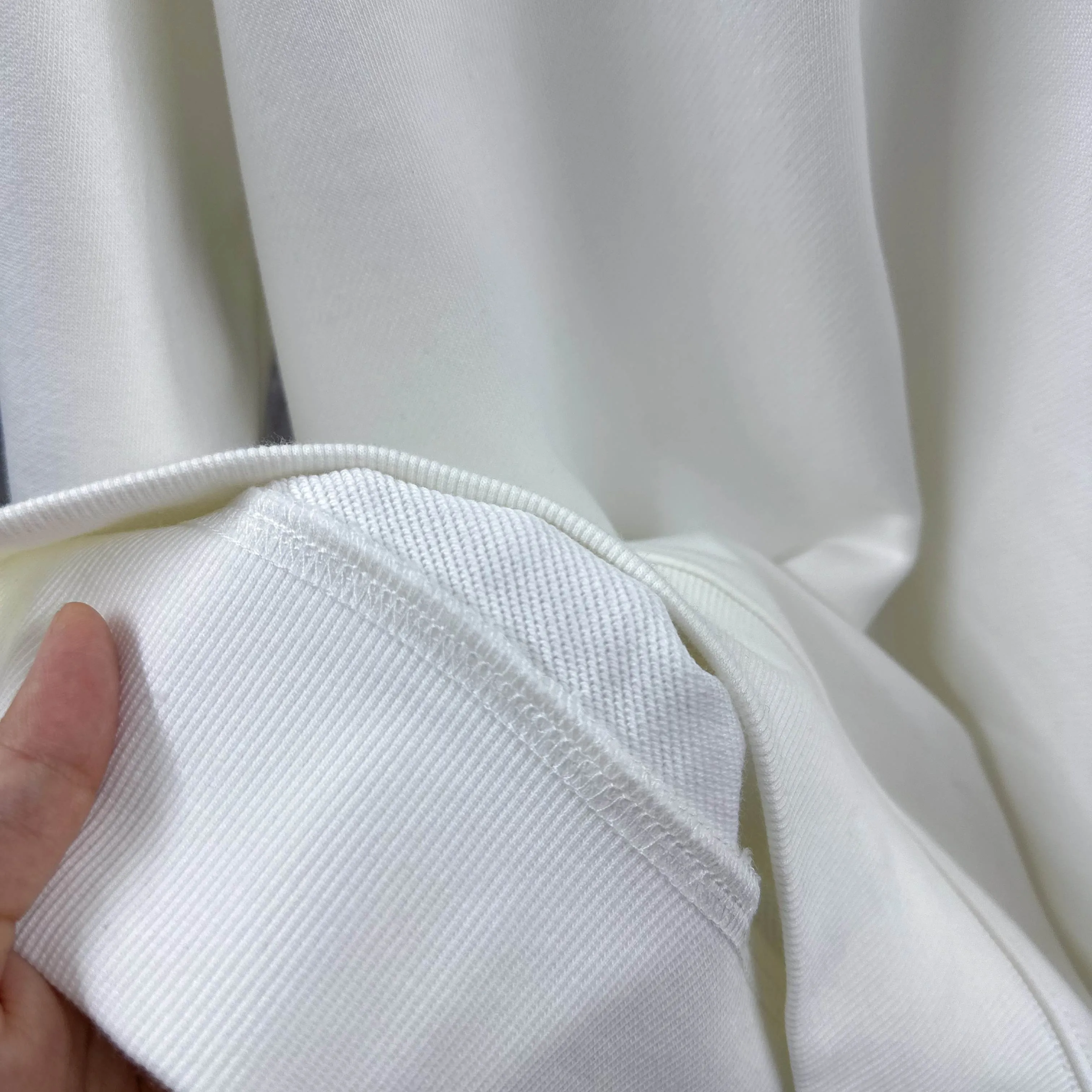 P210 Polo* Ralph Lauren 2025 Autumn and Winter new round neck sweatshirt Classic simple embroidery Customized terry fabric Long sleeves Unisex Color: Black White Size: S (90-130 pounds) M (120-150 pounds) L (140-165 pounds) XL (160-180 pounds) XXL (180-210 pounds)